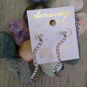 🎀 Wavy Hoop Earrings